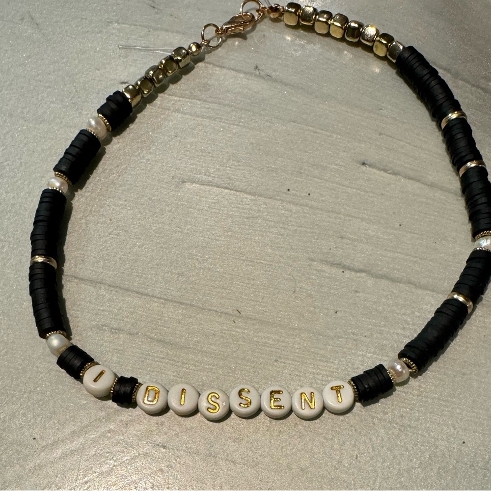 I dissent choker